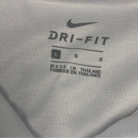 Green Cars/ Woman’s/ Nike/ Dri Fit Technology / NWT – size L - Picture 6 of 9